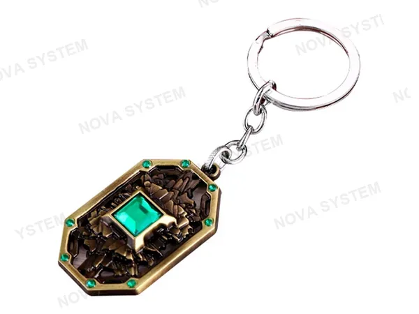 LLAVERO DOTA SPIRIT GREEN, COLOR BRONZE, FORMA DE ESUDO CON DIAMENTE VERDE CUADRADO INCRUSTADA 2 MOD (SPIRIT GREEN)